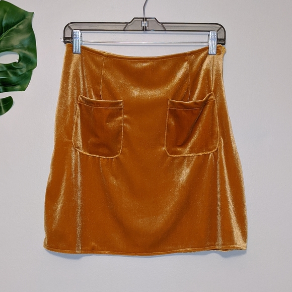 Golden mustard yellow velvet skirt - Picture 4 of 8